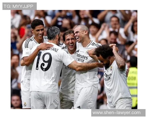 友谊赛精彩对决那不勒斯与皇马战成平局逆转瞬间引发全场热烈反响