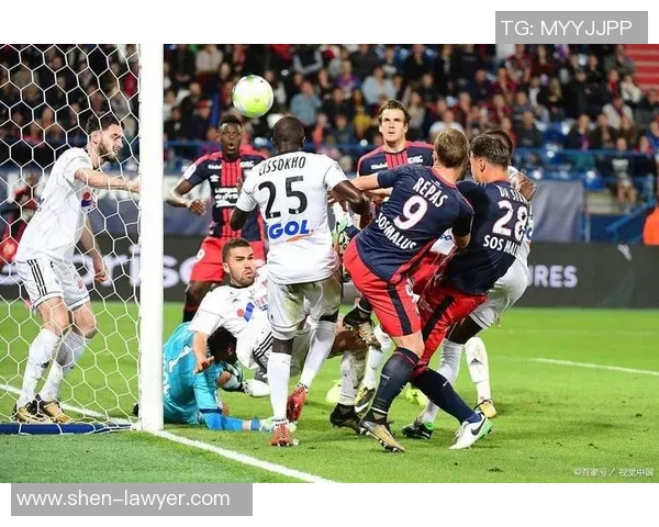 友谊赛精彩瞬间里昂小胜多特蒙德引发争议判罚热议 友谊赛精彩瞬间里昂小胜多特蒙德引发争议判罚热议