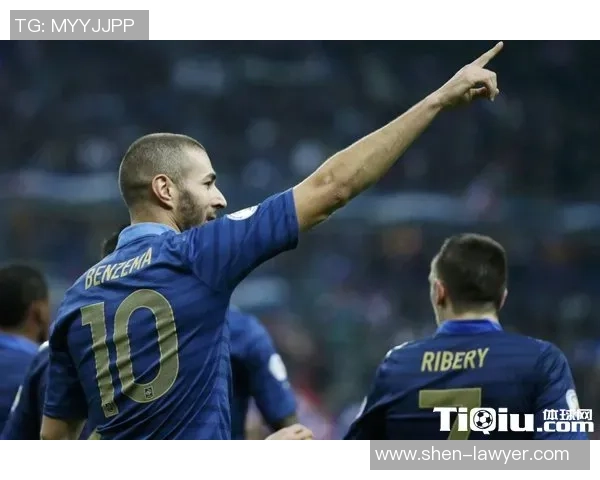 足总杯激战巴萨大胜巴黎圣日耳曼红牌事件引发全场热议与争议