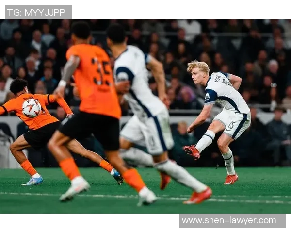 欧联杯激战利物浦与巴黎圣日耳曼战平帽子戏法引发转会热议